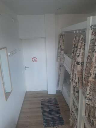 Гостиница Nice Hostel Paveletskaya Москва Кровать в 4 местном мужском номере №18 /4 beds man room (1bed)-1